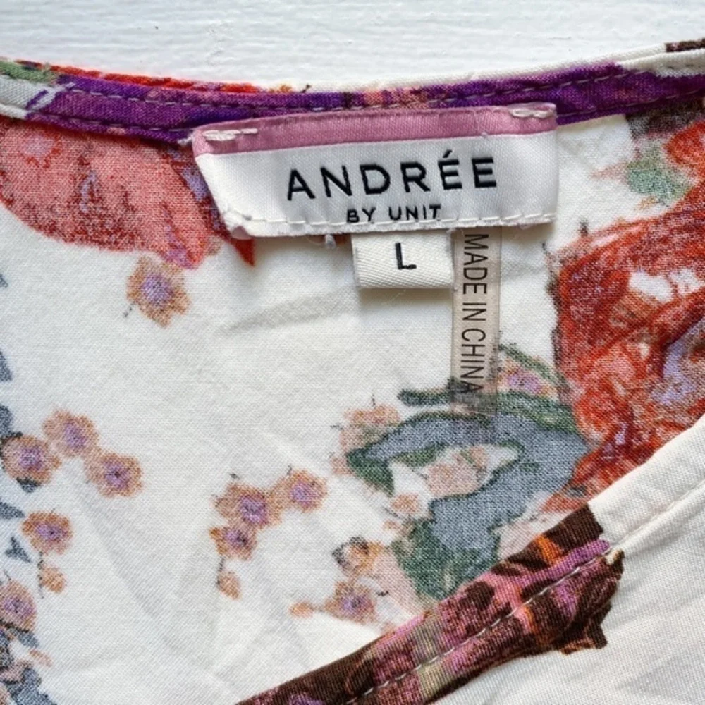 Andree by Unit Ivory Floral Short Sleeve‎ Dress - Picture 4 of 16